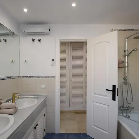 Apartment Luxe In Mijas Met Zeezicht & Zwembad Sitio de Calahonda