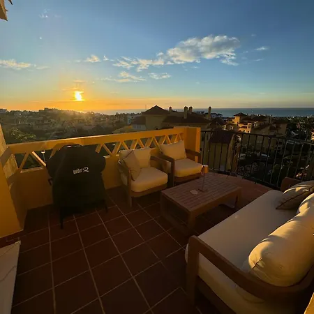 Apartment Luxe In Mijas Met Zeezicht & Zwembad
